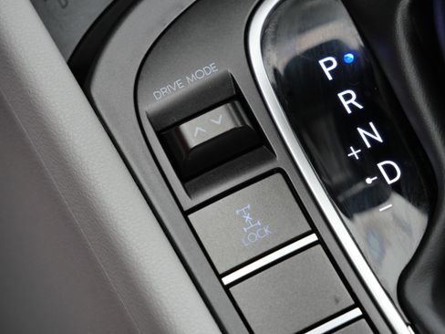 Certified 2025 Hyundai Kona SEL image 28