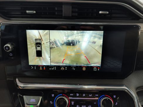 Used 2024 GMC Sierra 2500 Denali w/ Technology Package image 14