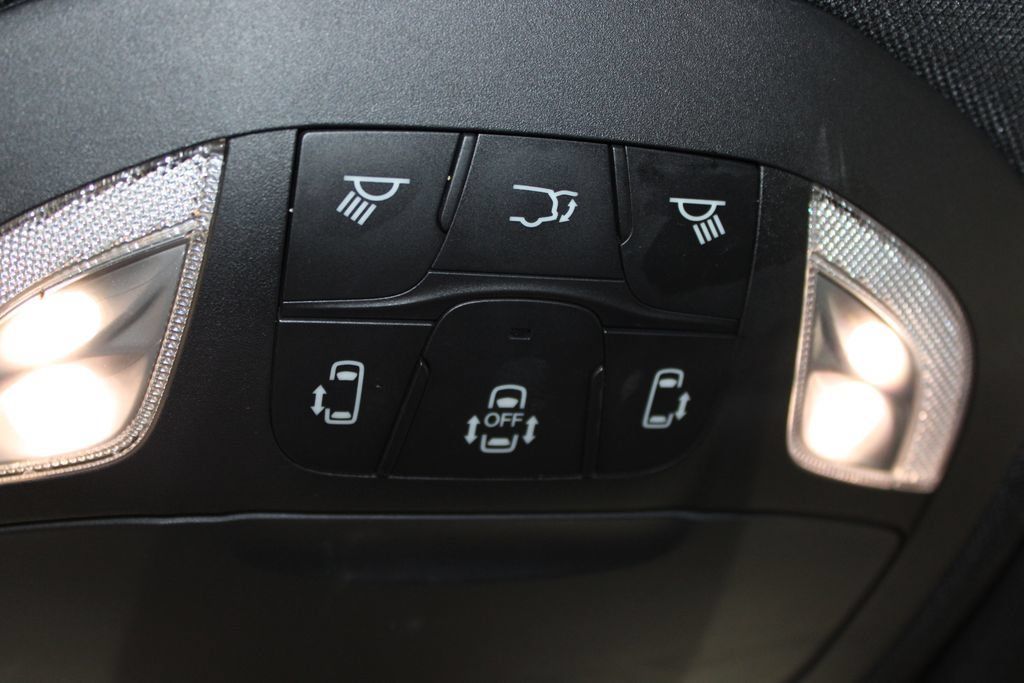 Used 2025 Chrysler Pacifica Select FWD image 49