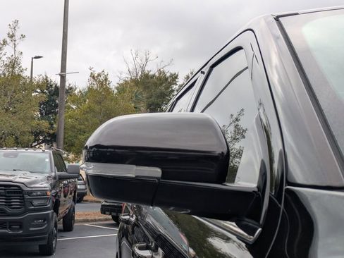 Used 2021 Ford Expedition XLT image 11