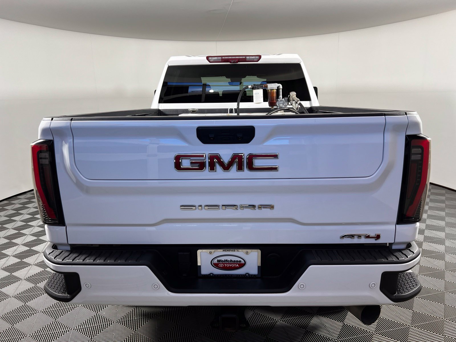 Used 2024 GMC Sierra 2500 AT4 w/ AT4 Premium Plus Package AWD/4WD image 6
