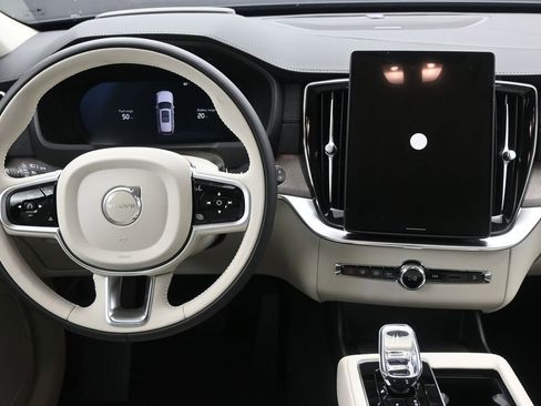 New 2026 Volvo XC90 T8 Ultra w/ Protection Package Premier AWD/4WD image 19