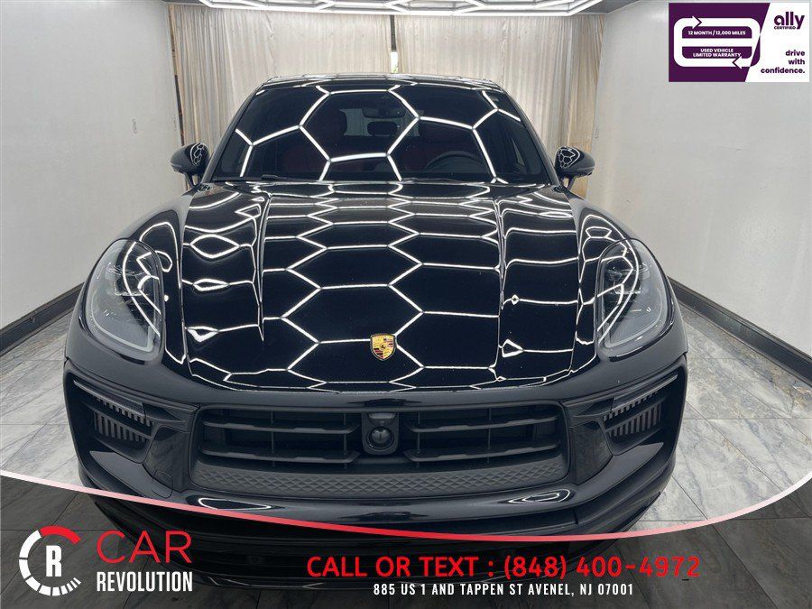 Used 2024 Porsche Macan GTS AWD/4WD image 3