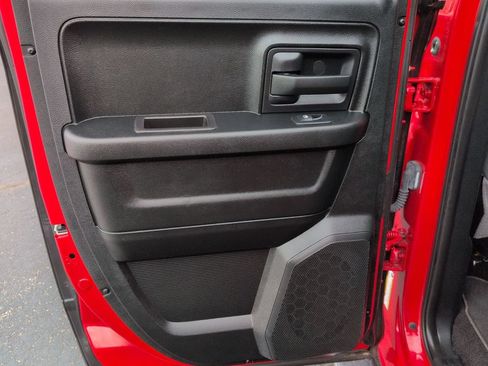 Used 2018 RAM 1500 Express w/ Express Value Package AWD/4WD image 25
