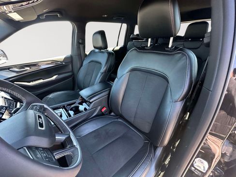 Used 2023 Jeep Grand Cherokee L Laredo AWD/4WD image 17
