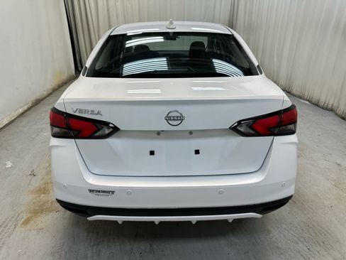 New 2025 Nissan Versa SV w/ Trunk Package FWD image 7