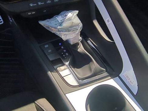 New 2025 Hyundai Elantra SEL image 15