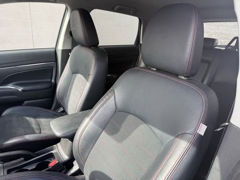 Used 2022 Mitsubishi Outlander Sport SE FWD image 19