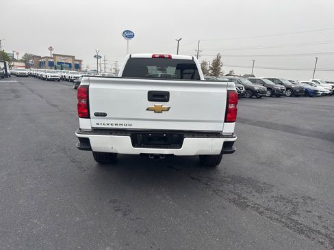 Used 2018 Chevrolet Silverado 1500 Custom w/ Custom Value Package image 6