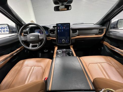 Used 2023 Ford Expedition Platinum AWD/4WD image 21
