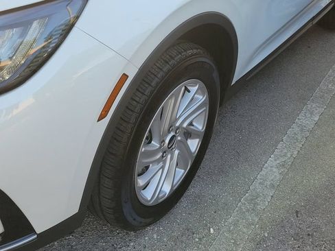 Certified 2025 Lincoln Corsair FWD image 4