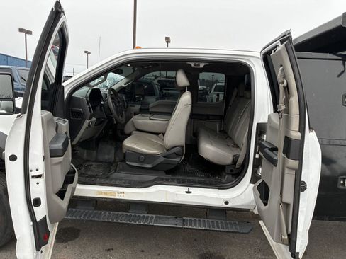 Used 2017 Ford F550 4x4 SuperCab Super Duty image 14