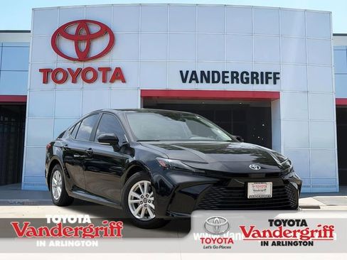 Used 2025 Toyota Camry LE FWD image 1