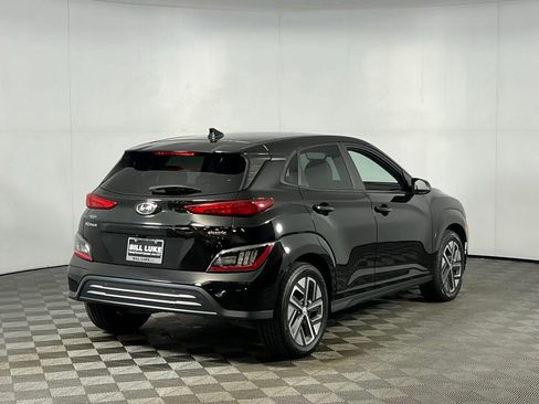Used 2022 Hyundai Kona Limited w/ Cargo Package image 8