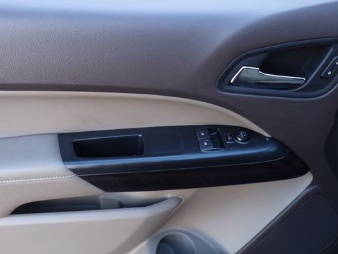 Used 2018 GMC Canyon SLE image 25