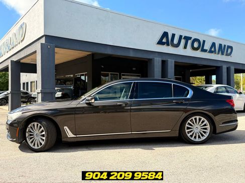 Used 2017 BMW 740i RWD image 4