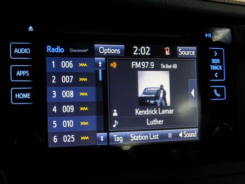 Used 2016 Toyota Sienna XLE w/ XLE Navigation Package FWD image 36