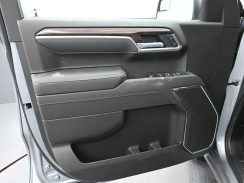 New 2026 GMC Sierra 1500 SLE w/ Preferred Package image 18
