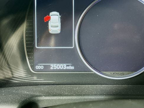 Used 2024 Lexus ES 300h Ultra Luxury w/ Accessory Package (Z1) FWD image 19