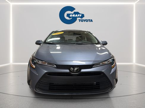 Used 2025 Toyota Corolla LE FWD image 2