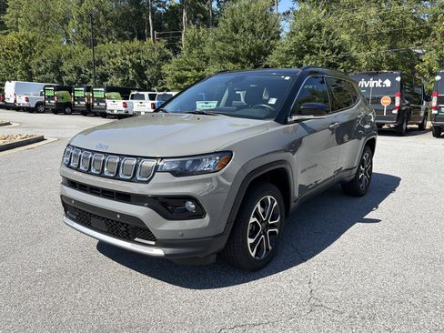 Used 2022 Jeep Compass Limited w/ Sun and Sound Group AWD/4WD image 3