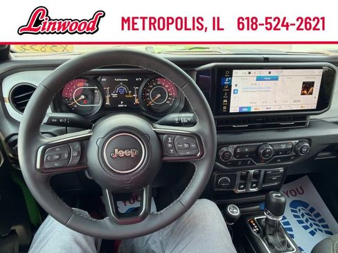 Used 2025 Jeep Wrangler Sport AWD/4WD image 2