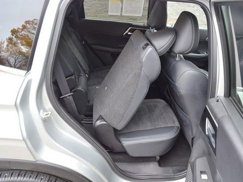 Used 2024 Mitsubishi Outlander SE image 38