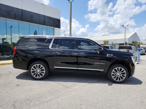 New 2026 GMC Yukon XL Denali w/ Denali Reserve Package RWD image 3