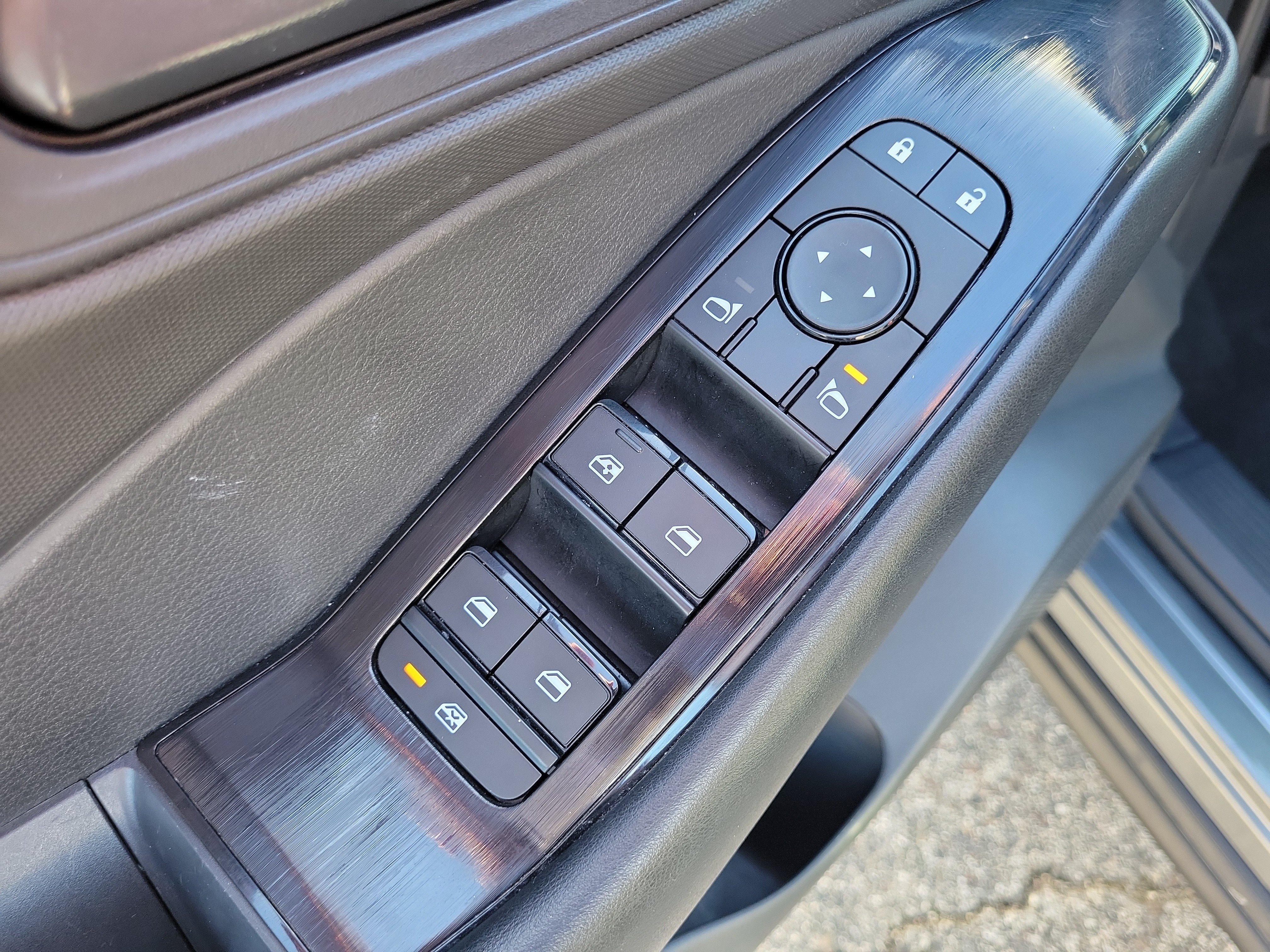 Certified 2024 Nissan Rogue S FWD image 11