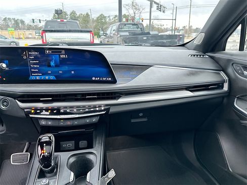 Used 2024 Cadillac XT4 Sport image 20