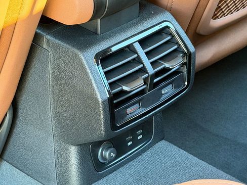 Used 2025 Audi Q3 2.0T Premium image 31