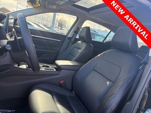 Certified 2025 Nissan Altima 2.5 SR w/ SR Premium Package image 8