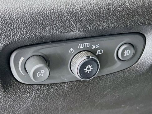 Used 2018 Chevrolet Traverse Premier AWD/4WD image 14