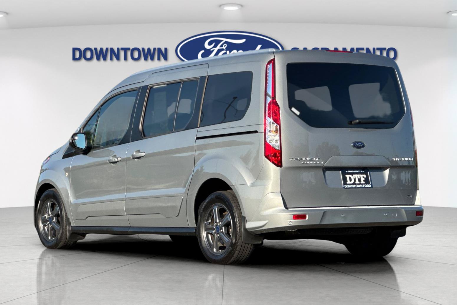 Used 2023 Ford Transit Connect Titanium FWD image 5