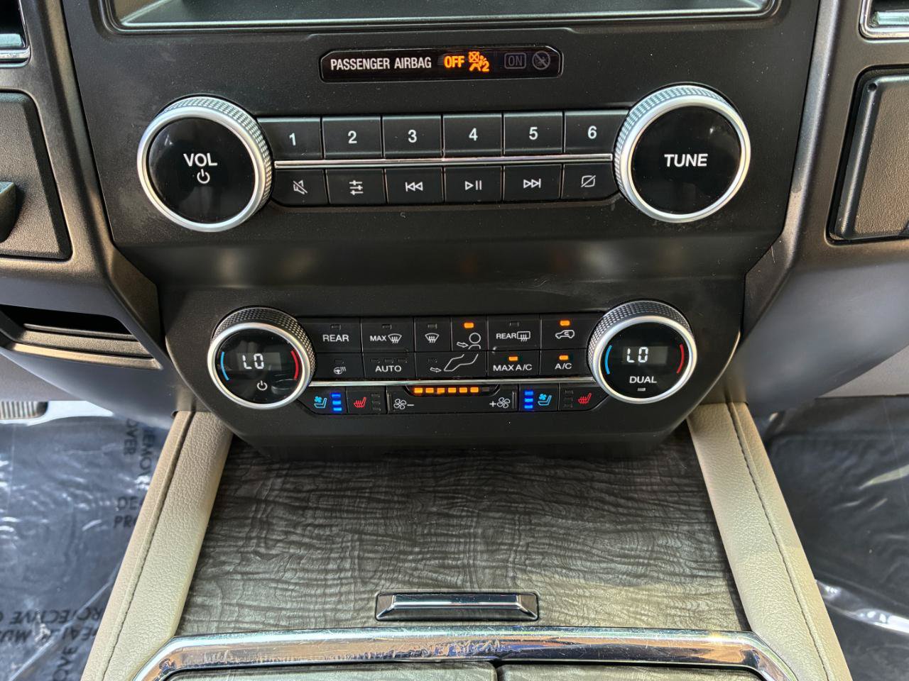 Used 2021 Ford Expedition Max Limited RWD image 28