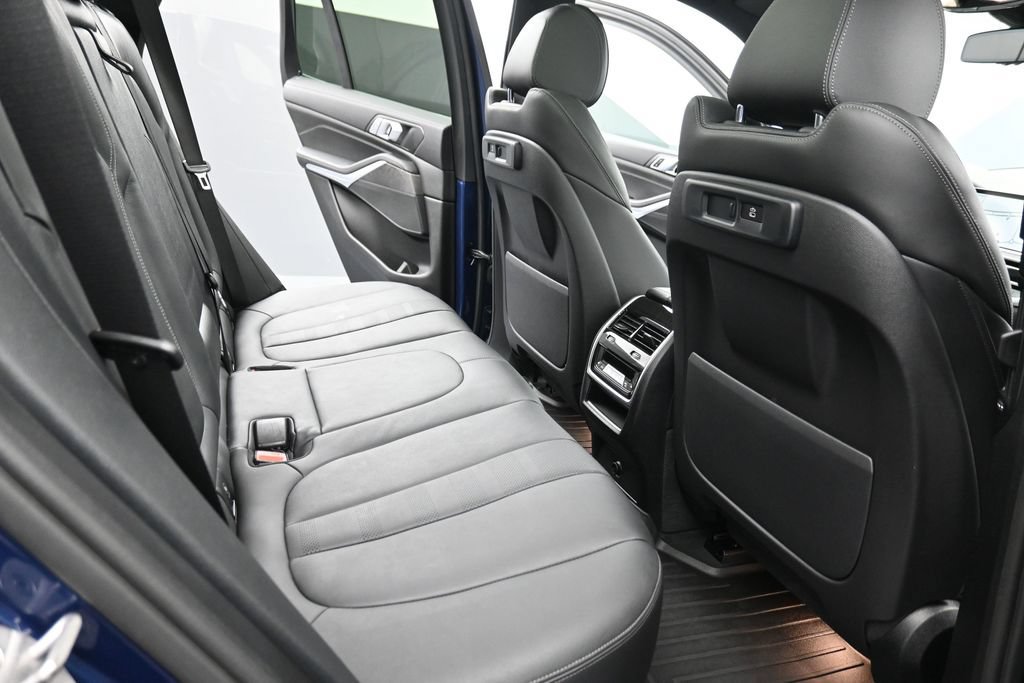 Used 2022 BMW X5 xDrive40i w/ Premium Package AWD/4WD image 18