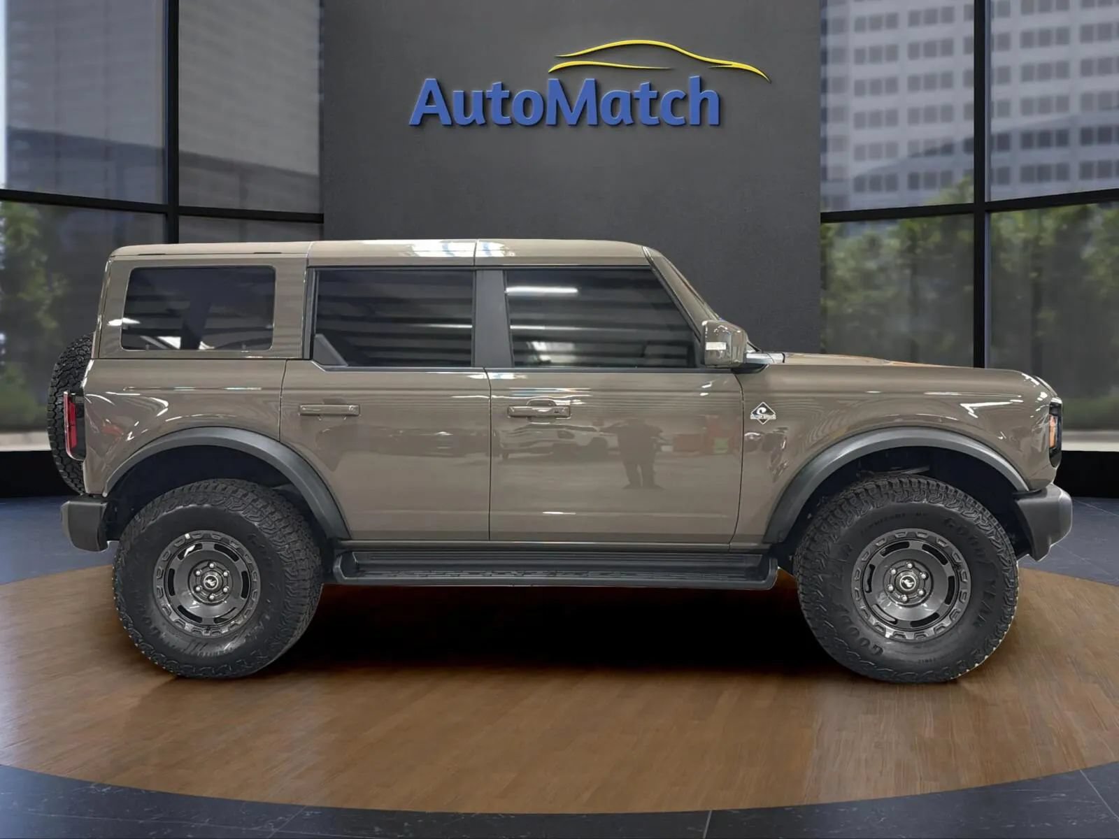Used 2025 Ford Bronco Outer Banks w/ Sasquatch Package AWD/4WD image 13