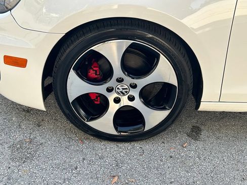 Used 2012 Volkswagen Golf 2-Door FWD image 25