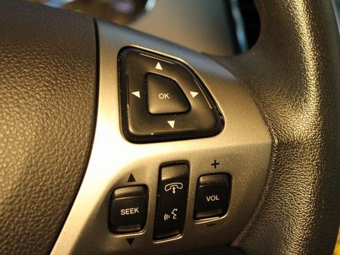 Used 2017 Ford Taurus SE image 18