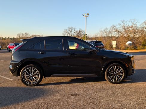 Used 2024 Cadillac XT4 Sport image 10