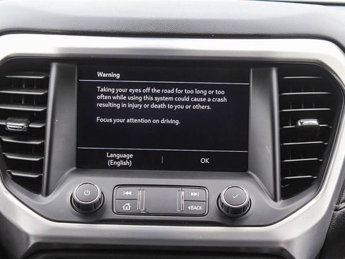 Used 2023 GMC Acadia SLT image 13