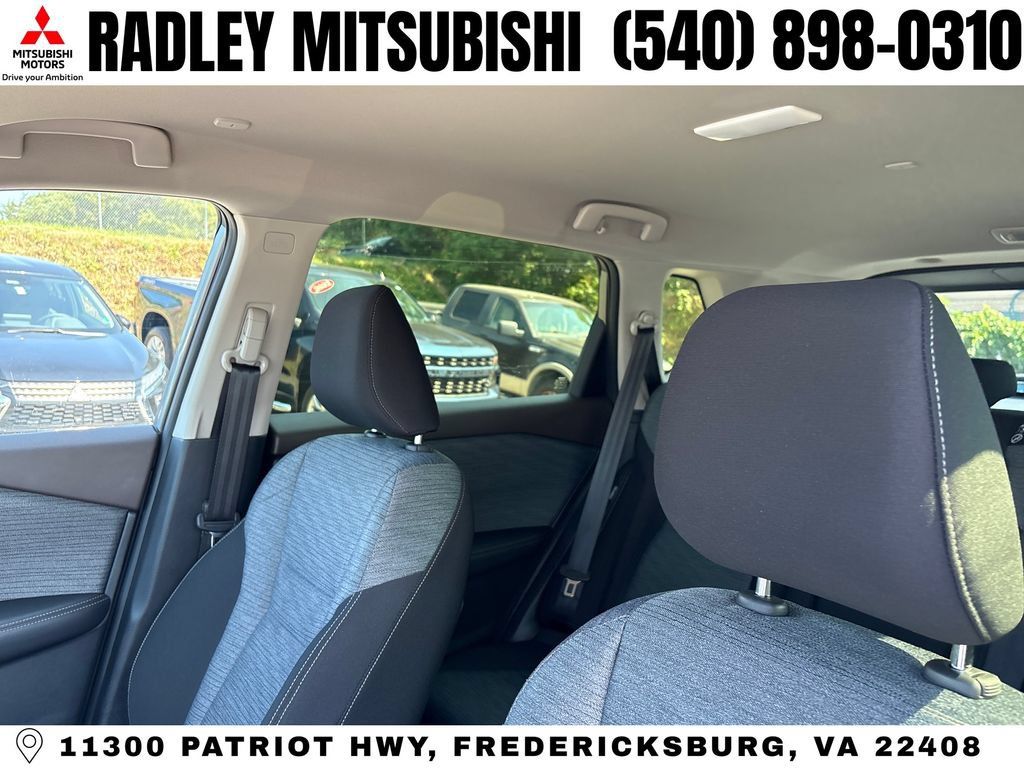 Used 2023 Nissan Rogue SV AWD/4WD image 2