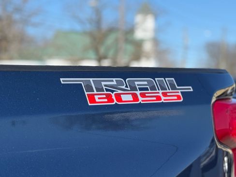Used 2019 Chevrolet Silverado 1500 Custom Trail Boss image 5