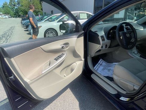 Used 2013 Toyota Corolla LE FWD image 10