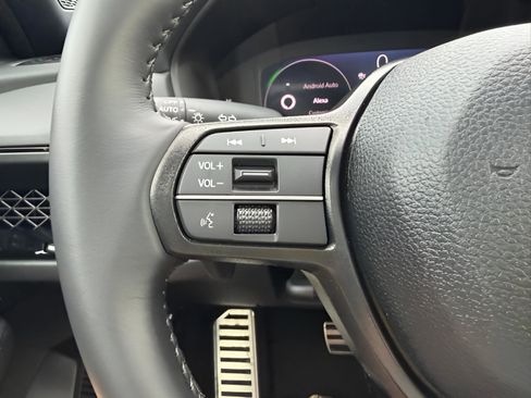 Used 2025 Honda Accord Sport image 13