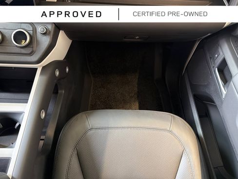 Used 2025 Land Rover Defender 130 X-Dynamic SE AWD/4WD image 34