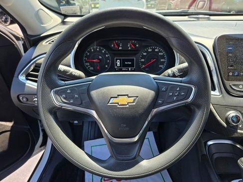 Used 2020 Chevrolet Malibu LT FWD image 32