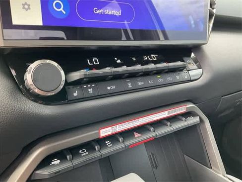 Used 2025 Toyota Tundra Limited image 25