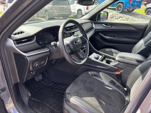 Used 2023 Jeep Grand Cherokee L Laredo AWD/4WD image 12