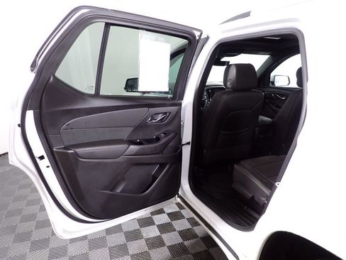 Used 2023 Chevrolet Traverse High Country image 33